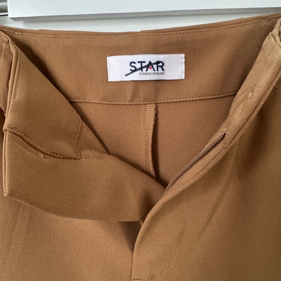 NWOT Tan Wide Leg Women's Pants - Picture 3 of 3